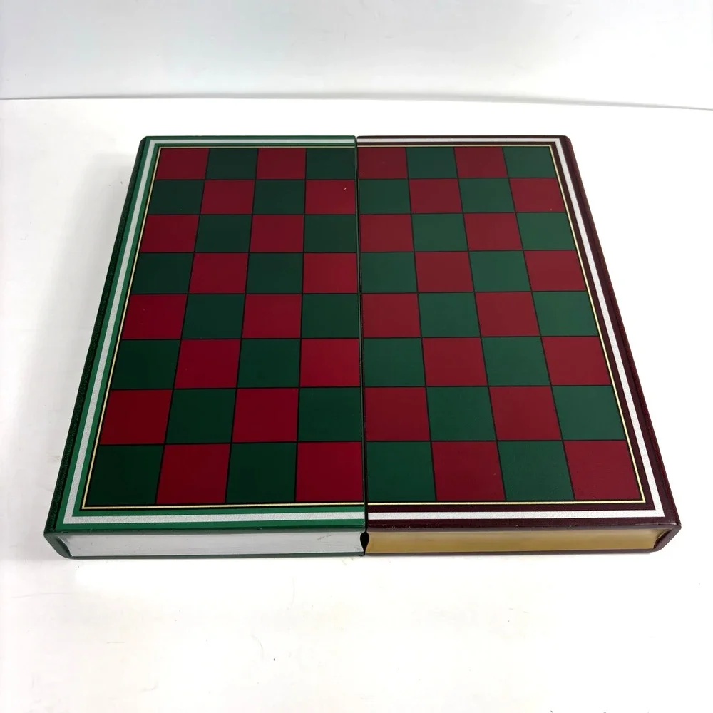 Vtg Hallmark 2004 Christmas Chess Set A Winter Adventure North Pole NEW w/ FLAW